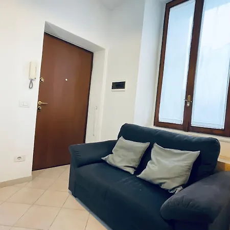 Flats In Navigli District דירה *